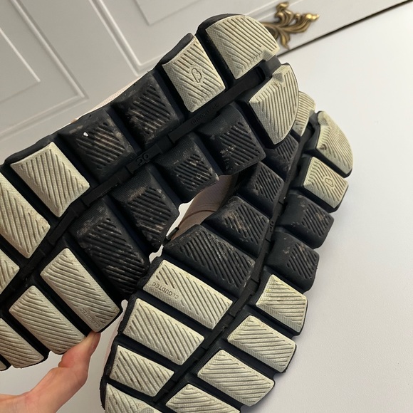 On Running Cloud X 3 fawn magnet Women's biege and Black Athletic Shoes - Picture 5 of 8